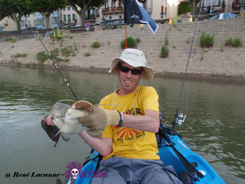 Pêche du silure en Kayak dans la Saône à Tournus