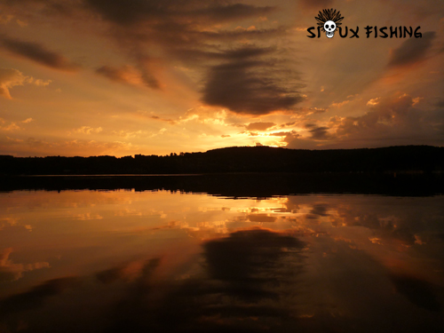 Lever de soleil aux Settons