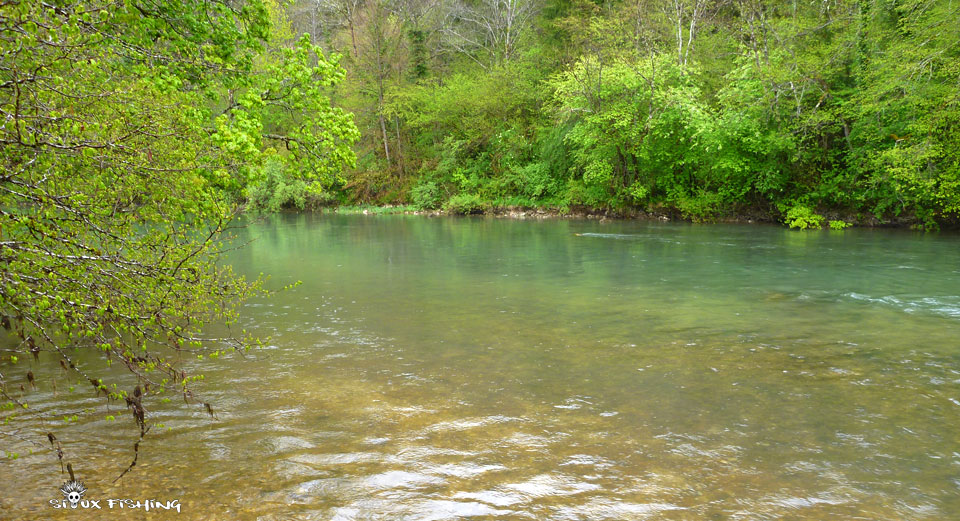 L'Ain dans le Jura L'Ain sous la pluie